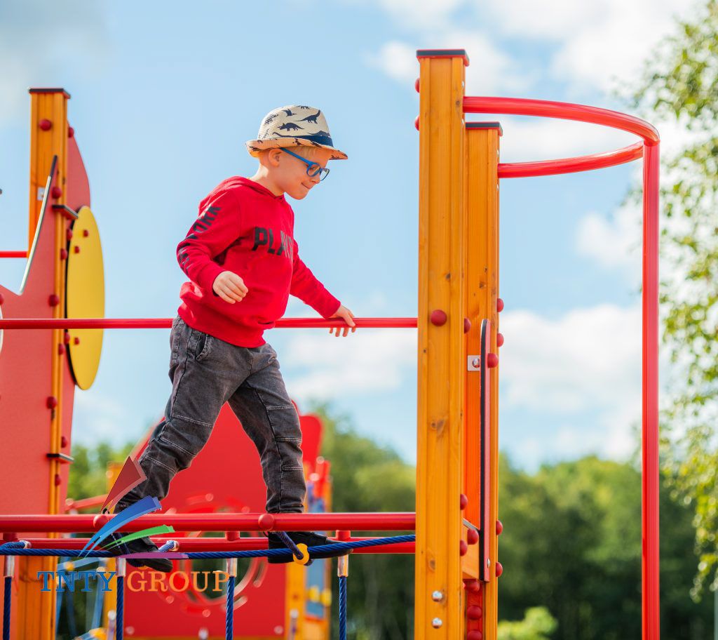 Lựa chọn thiết bị sân chơi trẻ em phù hợp với độ tuổi