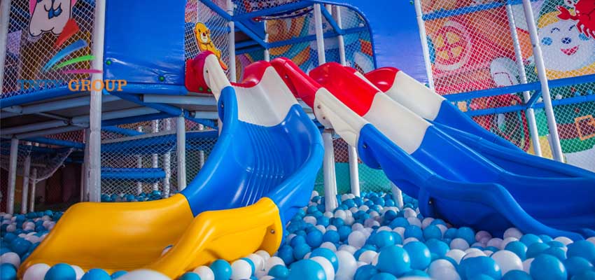 Chất liệu của cầu trượt trong các khu vui chơi cho trẻ em