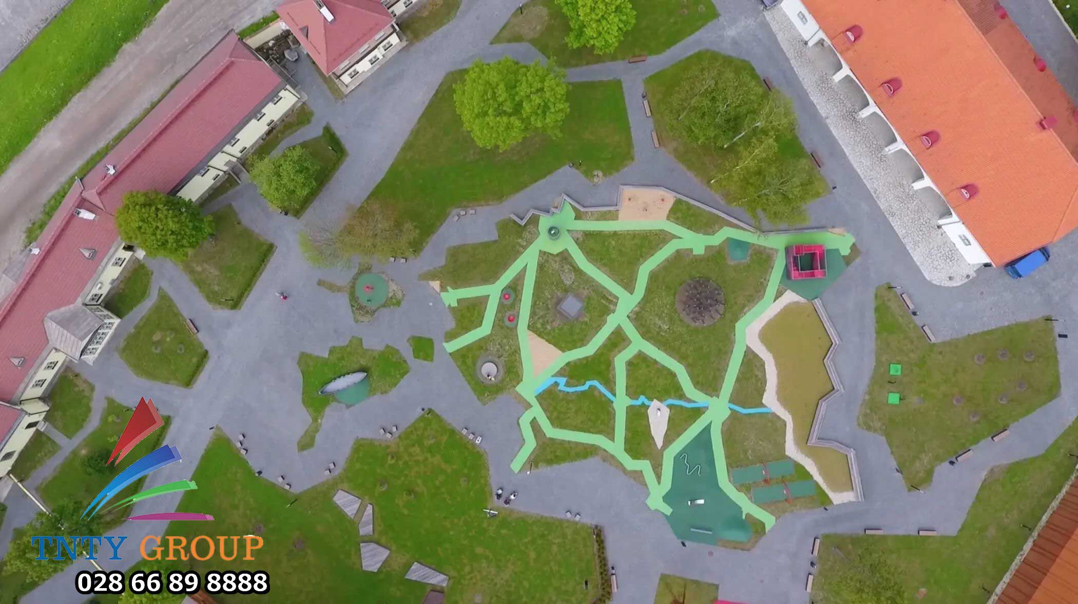 Thường xuyên vệ sinh và che chắn cho các thiết bị vui chơi ngoài trời