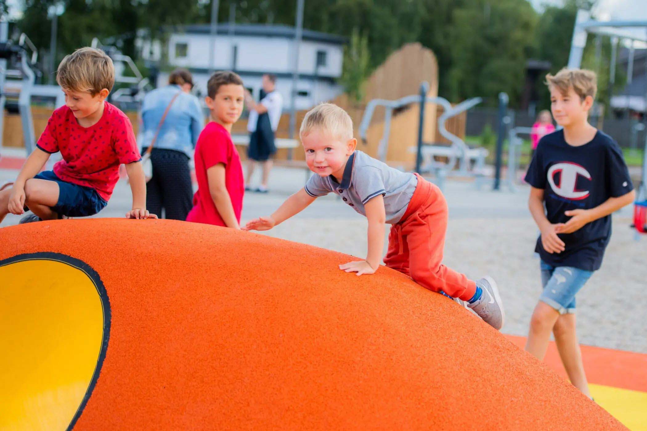 Hướng dẫn chi tiết bảo quản và sử dụng thiết bị vui chơi hiệu quả