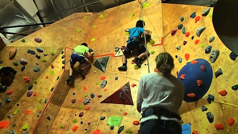 Khu leo núi trong nhà cho trẻ em